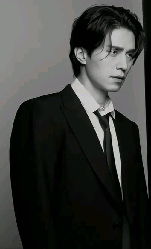 Man in black 🖤🫡
#leedongwook