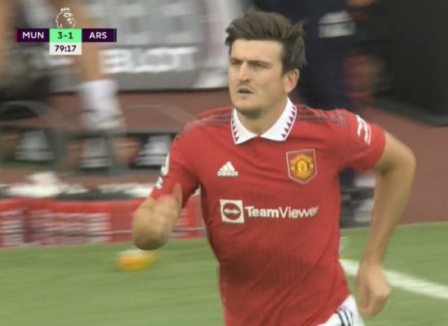 SiaranBolaLive's tweet photo. Maguire Subs in               Fans MU https://t.co/Dz19NRAi4Q