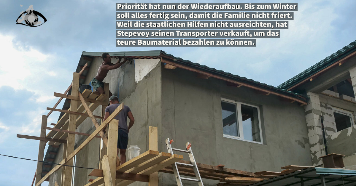 WitnessEurope's tweet photo. Sergey Stepevoy und seine Familie haben einen Raketenangriff überlebt. Mit uns haben sie über den Angriff und die Folgen gesprochen. Die Reportage aus #Majaky #Ukraine lest ihr hier: https://t.co/BJleTZH2IV https://t.co/5voLrFyGaC