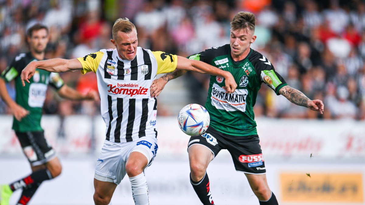 LASK_Official's tweet photo. Hitziges Duell mit der @svried1912 endet 1:1 ⚽️
Zum Spielbericht 👉 https://t.co/LIUJA101WY #ASKSVR https://t.co/3r9SuTHrke