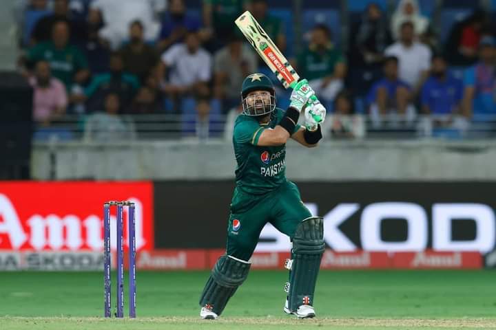 SattarRahimoon's tweet photo. Real Here Allah Khush rakhay🇵🇰❤👏 @iMRizwanPak @mnawaz94 #PAKvIND #AsiaCupT20 Love you all team🇵🇰 https://t.co/hz7u1oF9MZ