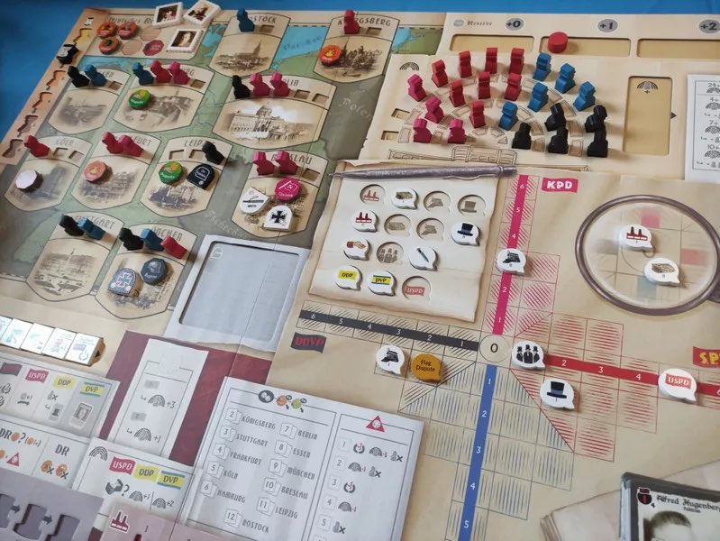 Capstone annonce un jeu sur la République de Weimar gamingtrend.com/news/weimar-th… Sur Kickstarter la semaine prochaine @Denis_Sestier