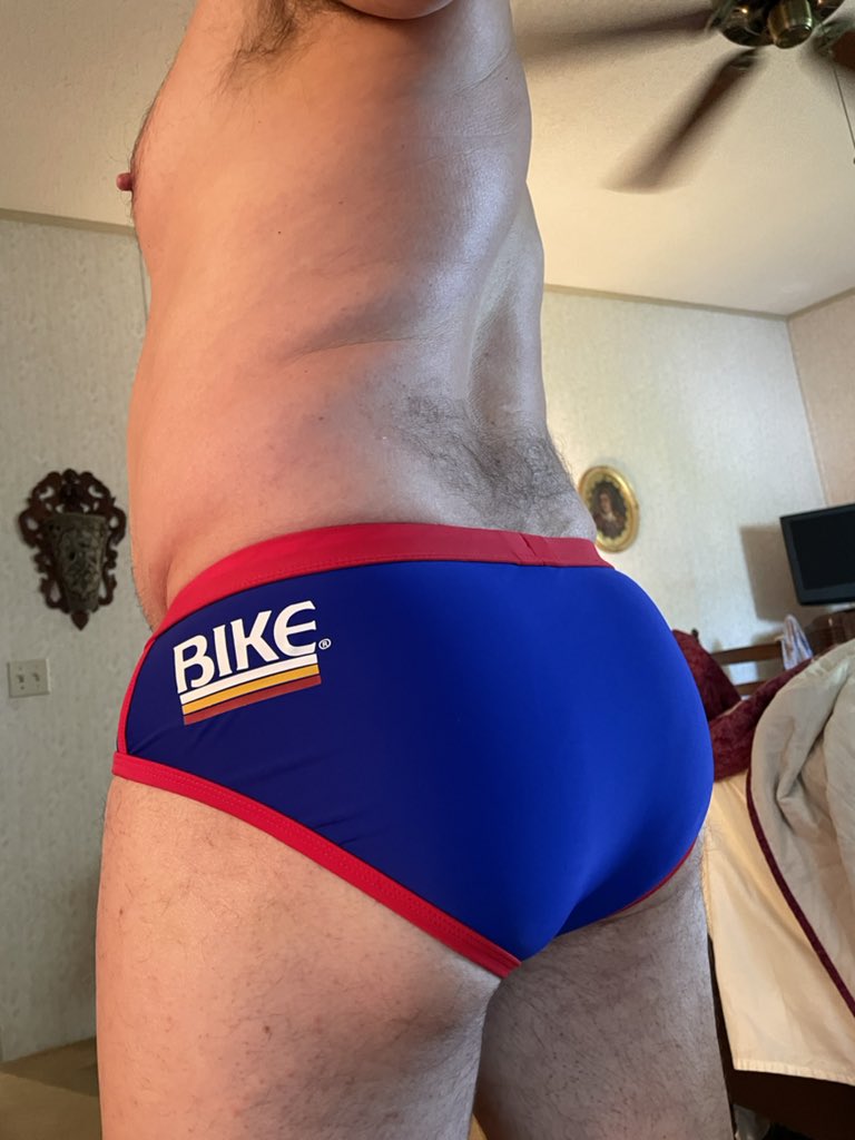 n2_briefs's tweet photo. @underwearshare Beach time = swim brief time!!! 
🏝 
@bikeathletics #GaySpeedo #GaySwimBrief #BikeSpeedo #GaySwimBrief #underwear #mensunderwear #shareyourunderwear https://t.co/0IeVZLMGae