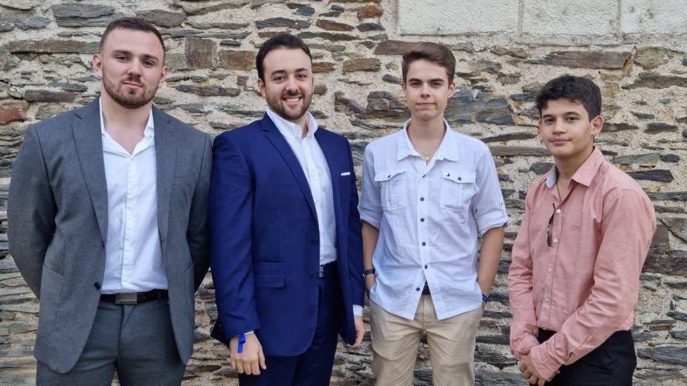 JBJouve's tweet photo. Fier d’avoir participé au week-end de rentrée des @jeunesreps à Angers !
La jeunesse de France vient de poser les premières bases d’une grande aventure pour préparer le réveil français ! 

#CampusJLR 
@GuilhemCarayon https://t.co/Hngn8lIWoE