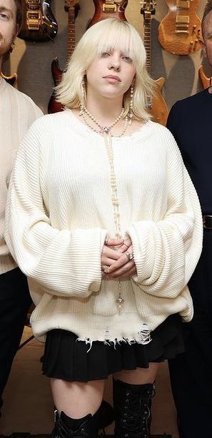 strsallaligned's tweet photo. can we just agree that billie eilish wearing a skirt is just>>>>> https://t.co/mWlPGaQsKj