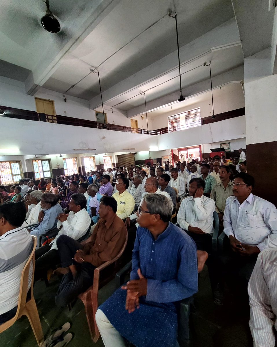 AdvSandeepTajne's tweet photo. मूलनिवासी समाज बहुजन मूव्हमेंट का अभिन्न अंग है.मूलनिवासी भाईओ के बिना बहुजन मूव्हमेंट अधुरी है.इसी वजह से मा.बहन @Mayawati जी ने राष्ट्रपती चुनाव मे @rashtrapatibhvn को समर्थन देकर उन्हका विजय सुनिश्चित किया.अब मूव्हमेंट को मूलनिवासी भाईओ को मजबूत करना है.

मा. @Nitin26Bsp जी https://t.co/nzdH4laXmc