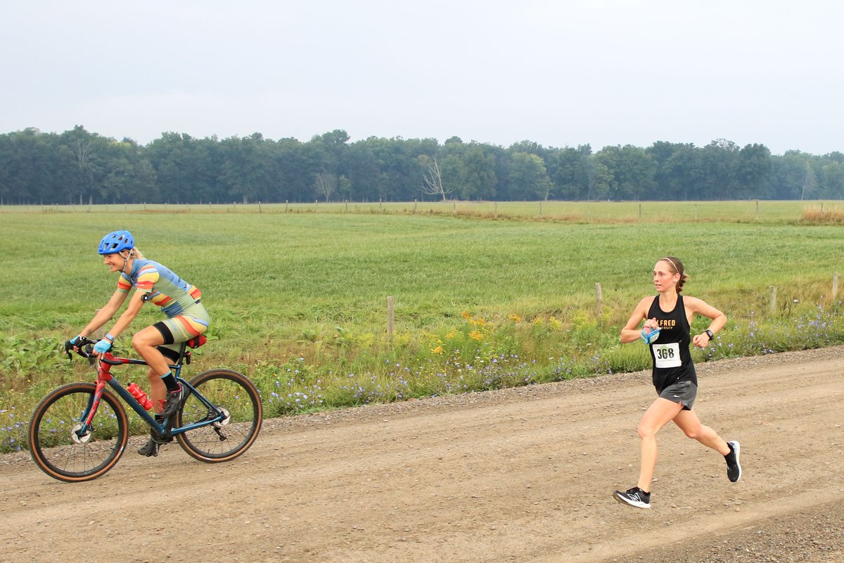 OakTreeRace's tweet photo. LINDSAY PIRAINO WINS FIRST OAK TREE HALF
https://t.co/2HC1N73RvT

#GeneseeValley #RunOakTree #GeneseoNY #Geneseo https://t.co/yzHHwsCXoI
