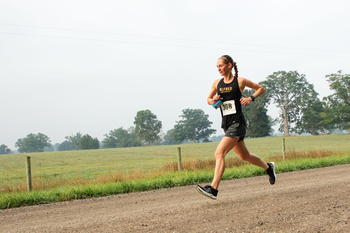 OakTreeRace's tweet photo. LINDSAY PIRAINO WINS FIRST OAK TREE HALF
https://t.co/2HC1N73RvT

#GeneseeValley #RunOakTree #GeneseoNY #Geneseo https://t.co/yzHHwsCXoI
