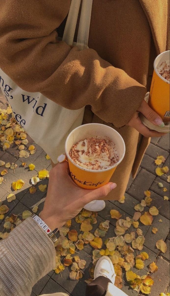 sophiesencha's tweet photo. autumn mood https://t.co/tMyDAtBSnA