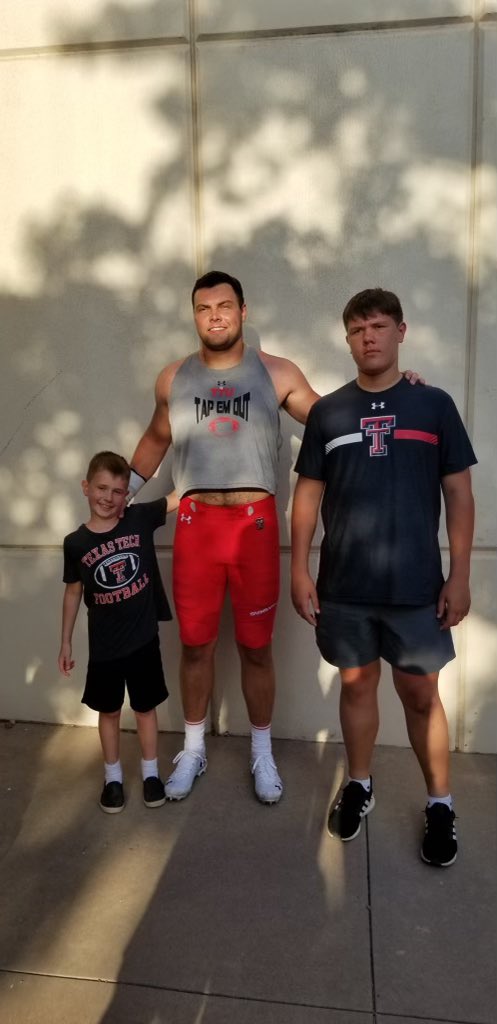 BraydenLCarr's tweet photo. Thank you @jkbtjc_53 for my first D1 offer from THE TEXAS TECH UNIVERSITY!! 🌵🔴⚫️🏈@JoeyMcGuireTTU @tyler__carr @carr_kaden @806hsscmedia #WreckEm #GunsUp #WestTexasTough https://t.co/b5hmv4Lthf