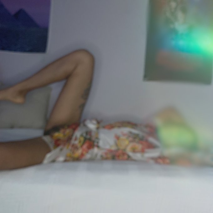 let&rsquo;s take dirty polaroids https://t.co/qNHfjmmlLB