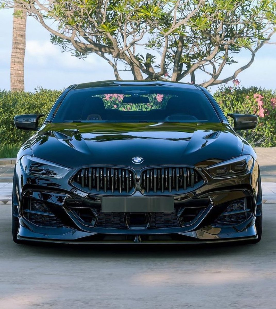 WorldWideCarsTM's tweet photo. BMW M8 Competition × https://t.co/JiJHXymQOS