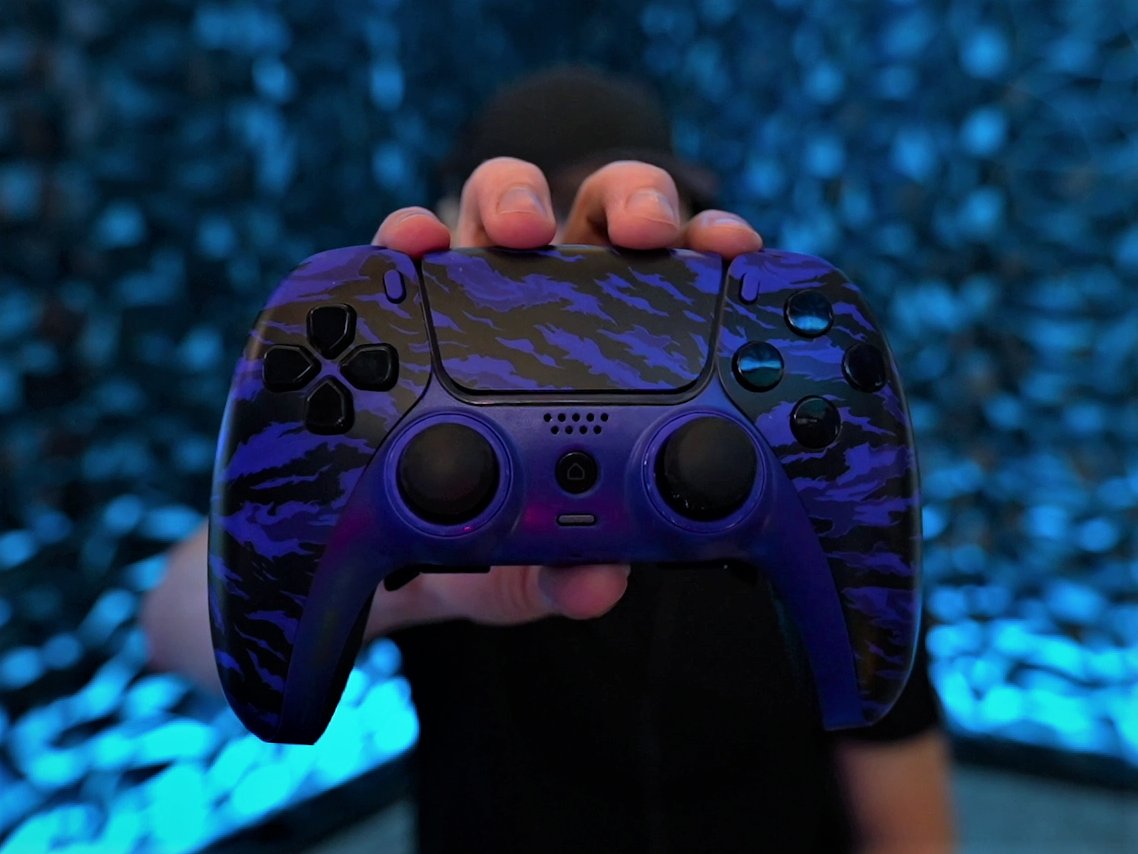 Giving away this new Tigerstripe Blue SCUF Reflex on stream today! 

Follow, retweet, &amp; join me in stream (link in bio) to enter 🎮 Build your own at: scuf.co/Isaac #ad