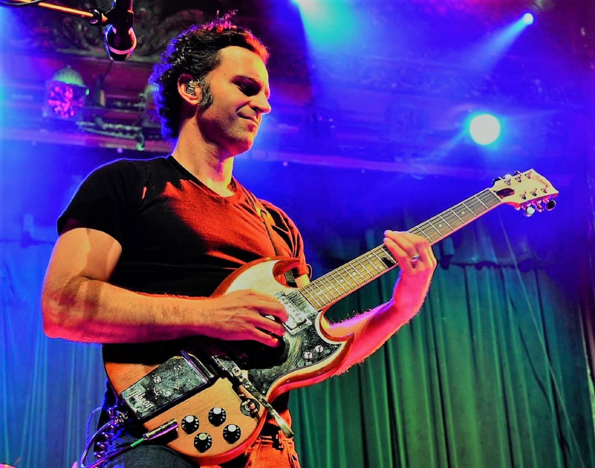 Happy Birthday on September 5th to songwriter and guitarist Dweezil Zappa 