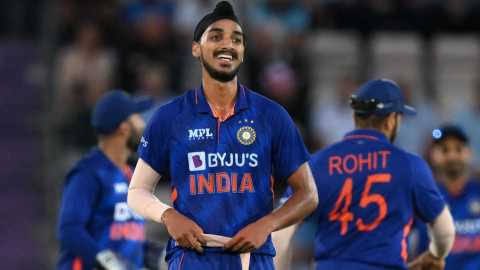 danvir_chauhan's tweet photo. Missing a catch is no big deal. It’s a field sport and not a computer game. 

Arshdeep is our hero. 

I am proud of this young man. 

“If those guys with twisted brains don’t get that, go and hop👆”

#arshdeepsingh https://t.co/0M7QKQL1vO