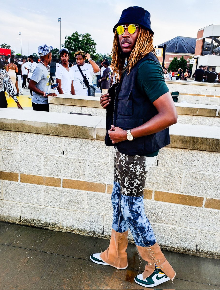 dewon_3's tweet image. LDC22 🐝💛🖤
•  •  •
👖| @dewon_3 🙋🏾‍♂️
•

•

•
#MyAsu #BamaState #DATD #DATDTalentAgency #DewonTheDancer #LDC #LaborDayClassic #LaborDay