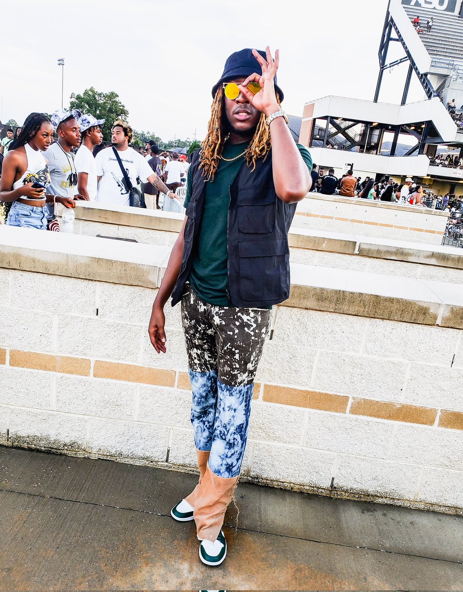 dewon_3's tweet image. LDC22 🐝💛🖤
•  •  •
👖| @dewon_3 🙋🏾‍♂️
•

•

•
#MyAsu #BamaState #DATD #DATDTalentAgency #DewonTheDancer #LDC #LaborDayClassic #LaborDay