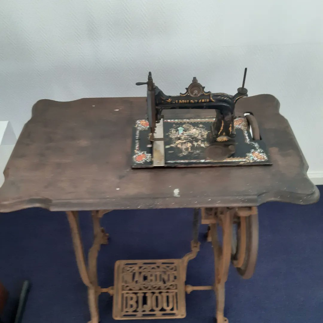 schlingenfanger's tweet photo. Annual Meeting of the Sewing Machine Collectors Society 2022. Visiting the Collection Heim/Sommerfeld. https://t.co/wTwtV47grj