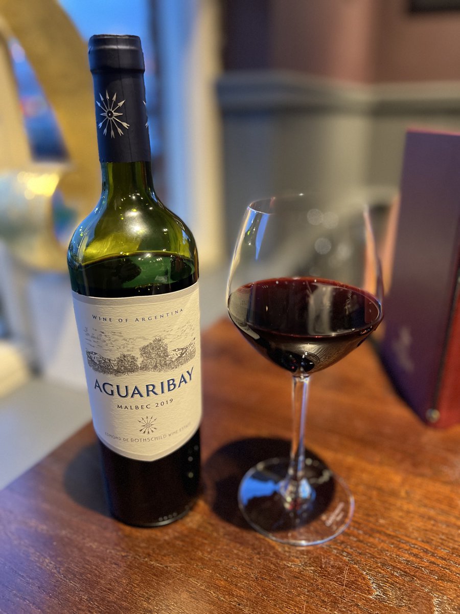 Argentinian red to celebrate ⁦<a href="/LisandrMartinez/">Lisandro Martinez</a>⁩ ❤️