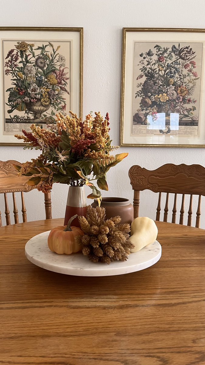 ericamcelroy's tweet photo. my house is looking more and more like your grandma’s house every day🫶🏼 come over and I’ll bake u cookies sweetie https://t.co/wYkNWRi7qt