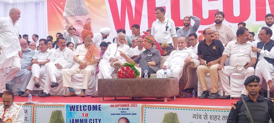 QaiserJin's tweet photo. Massive crowd in Today's Convention at Jammu is Clear message to those who are saying @ghulamnazad is not Voice Of Nation. https://t.co/uejq77t87L