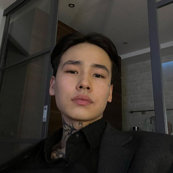 vladcky's tweet photo. sobre mim!

• vlad hoshin
• bissexual 
• flex 
• 22 anos https://t.co/Dgea6nbNnG