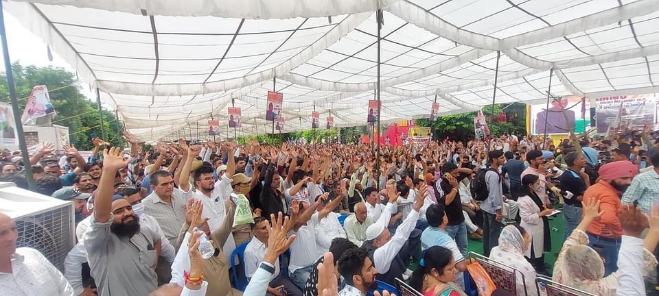 QaiserJin's tweet photo. Massive crowd in Today's Convention at Jammu is Clear message to those who are saying @ghulamnazad is not Voice Of Nation. https://t.co/uejq77t87L