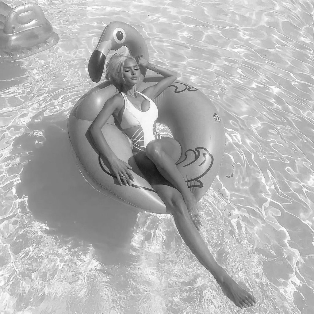 diazclau3's tweet image. Sweet Memories (My Happy Place )😏😒👩🖤🤍💖🍀🙏