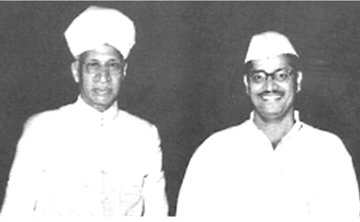 AamodDatar's tweet photo. Humble tribute to Dr. Radhakrishnan on his birth anniversary today and Namaskars to Dadaji, who with his unparalleled and unprecedented thoughts, had mesmerized the philosopher like Dr. Radhakrishnan. https://t.co/YnfAfIGmXR