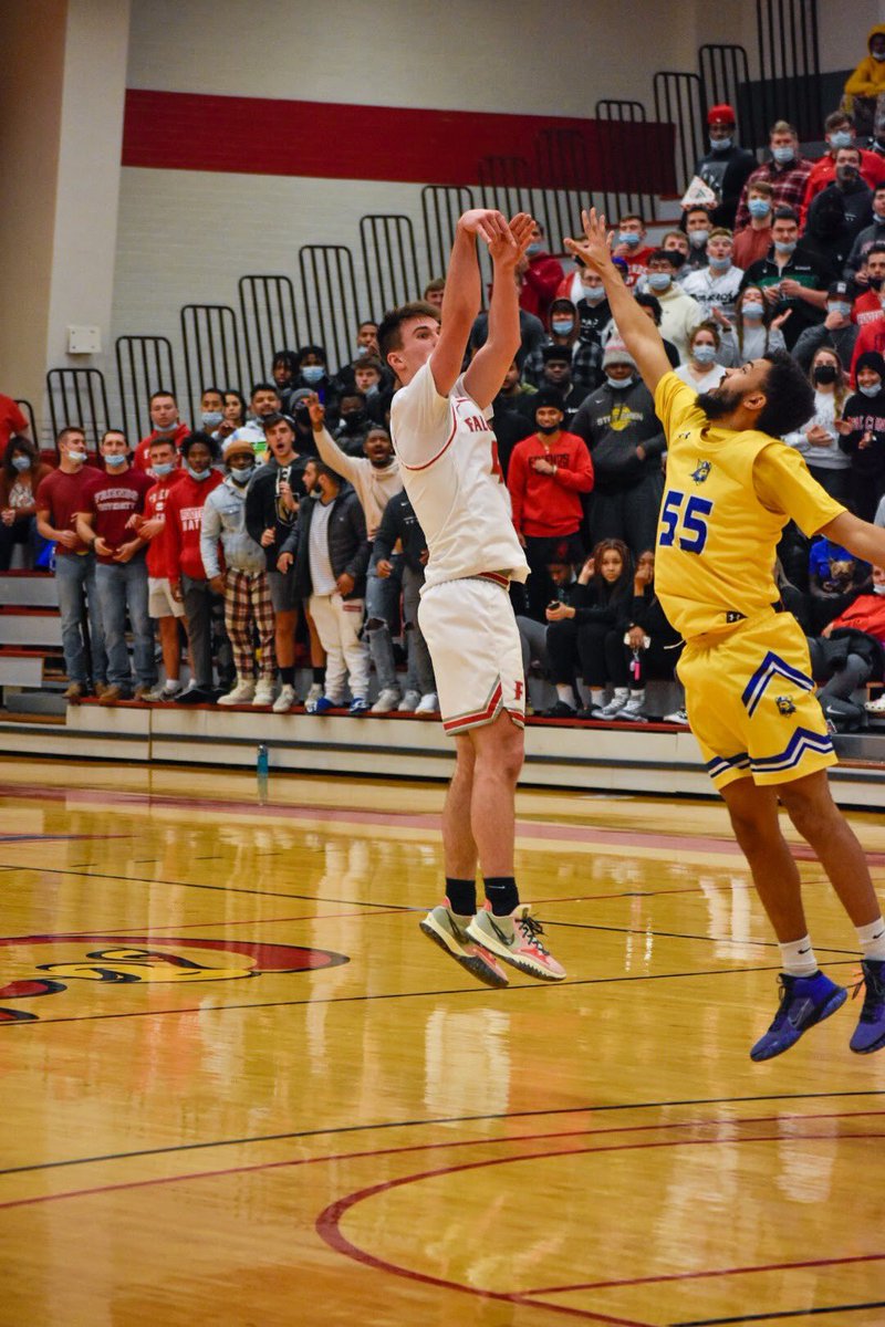 FriendsMBB's tweet photo. Our returning group of sophomores will be very exciting to watch this year. 

Drew Patterson (6’1 | G ) Came from Hargrave Military Academy and Charlotte, NC. 

Matt Reeves (6’5 | Wing) the high flyer transferred in last year. Mansfield, TX

Jordon Williams (5’9 | G)
Houston, TX https://t.co/q7moiNUbAO
