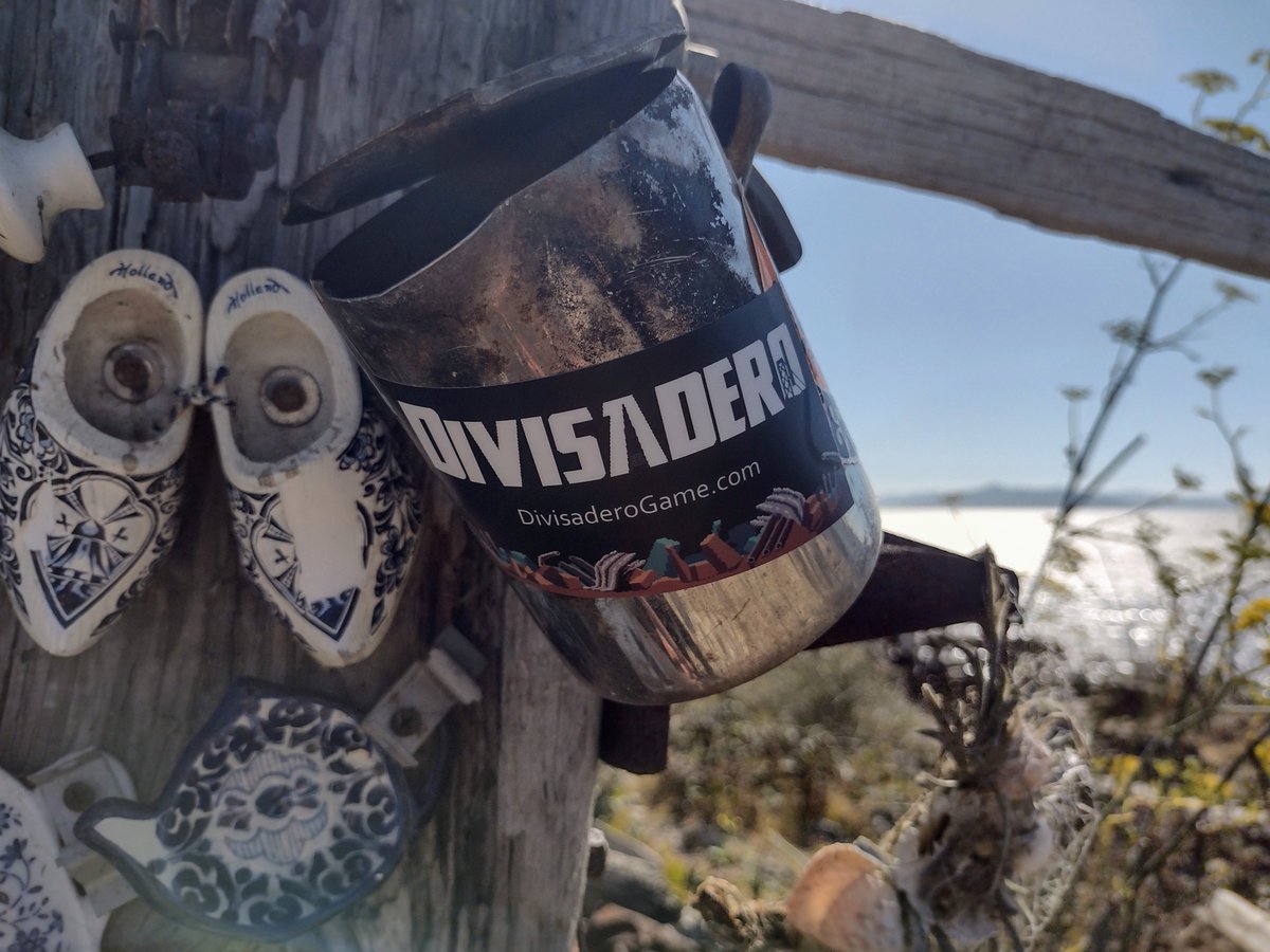 Team2Bit's tweet image. Thinking back, past water's edge. #DivisaderoGame