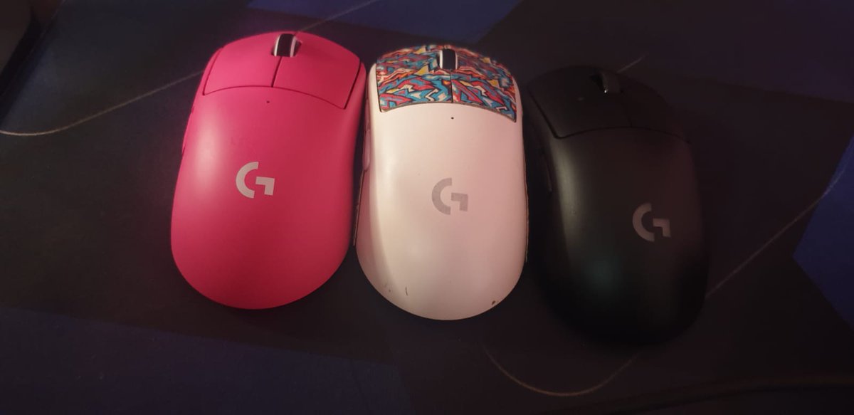 RockeTVLR's tweet image. got the full g pro collection now thanks to @LogitechG and @Geekay_Esports 
#LogitechXgeekay