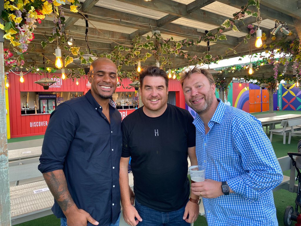 stewartwright74's tweet photo. Great fundraiser for @junglecrows today. So grateful to @Tom_Varndell for his support and @CooksleyMatt for organising it all. 🏉🇮🇳🎬 https://t.co/wahAvZW3Pu
