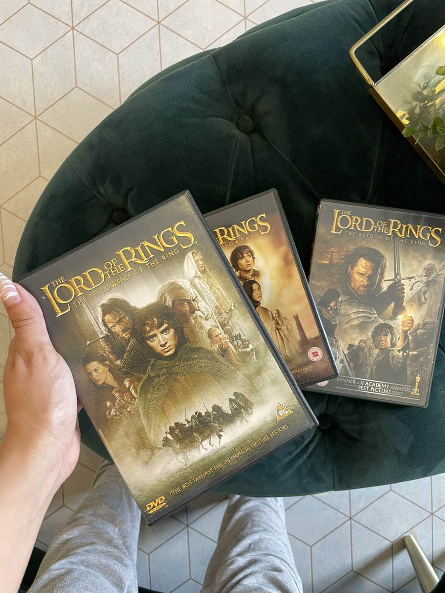 The best Sunday movie marathon. 🧝🏼‍♂️🏹🪓