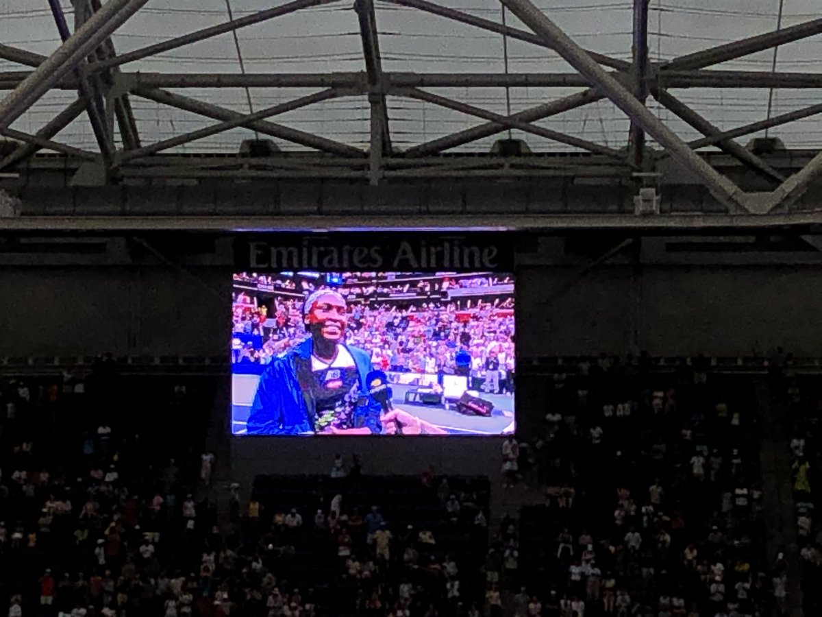 Bizarro ver <a href="/CocoGauff/">Coco Gauff</a> jogando #USOpen ⚡️⚡️⚡️⚡️