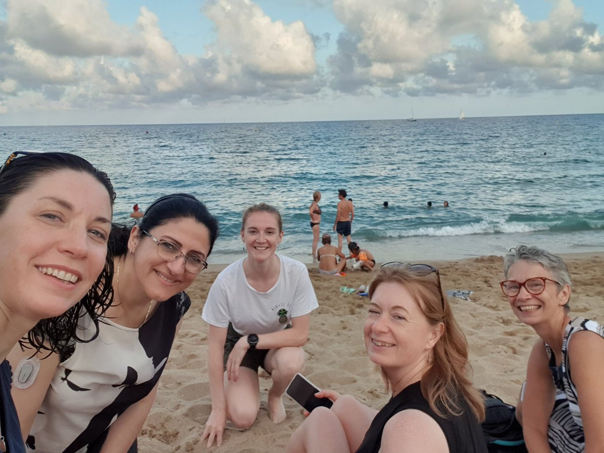 _Claire_Jackson's tweet photo. β€ Barcelona #ERS2022 ... with time for an evening at the beach π with @JaneSLucas1 @Jannycoles @BiofilmHorton @NisreenRumman of #beatpcd π https://t.co/m7z4HOXm57