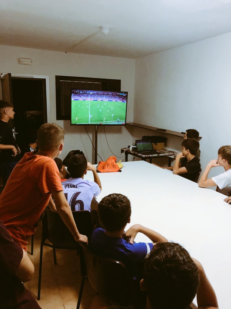 OriolPanades's tweet photo. Aquí comença la nostra història.
Temporada per gaudir, evolucionar i competir per objectius il•lusionants.
#EFSV #Stage https://t.co/HLucrmMG8i