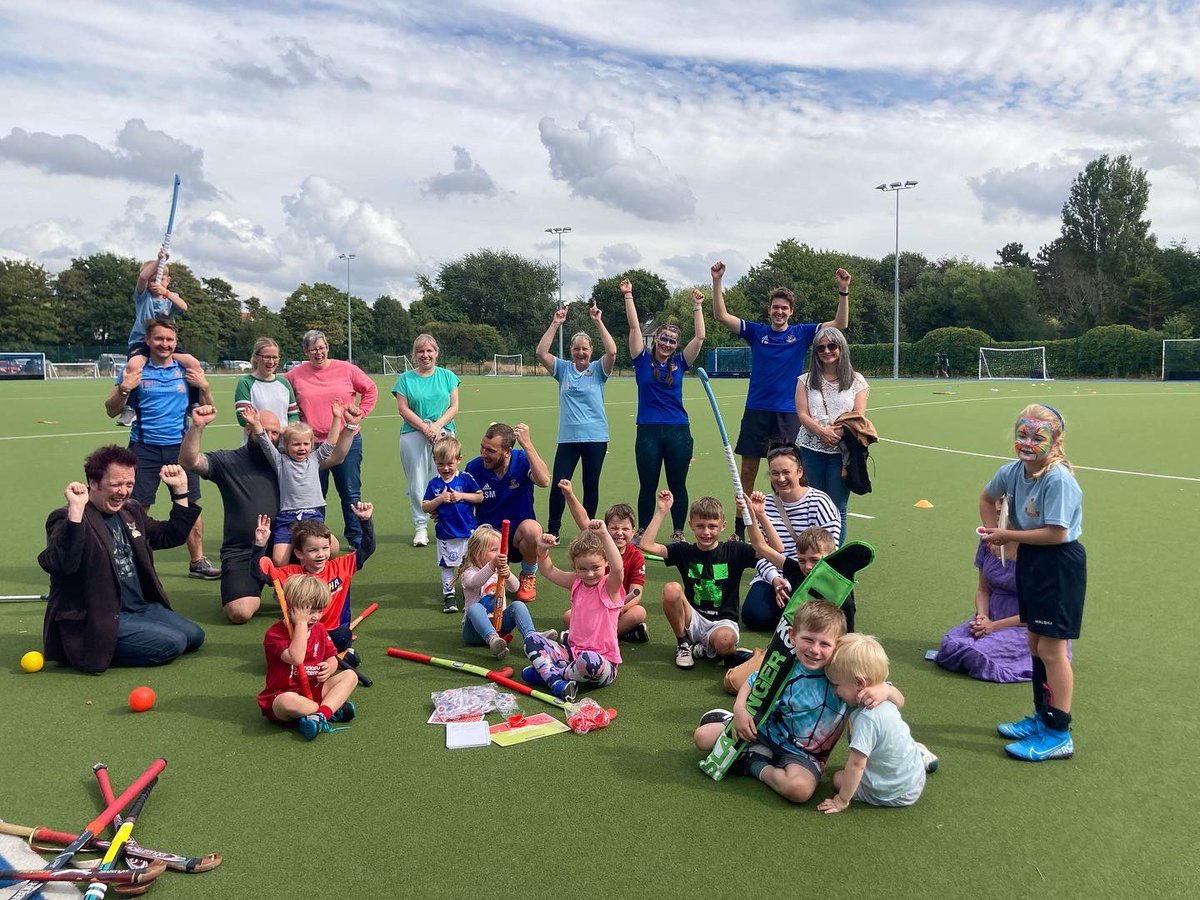 TheNorthernHC's tweet photo. What a brilliant day with loads of people enjoying hockey from ages 3 to 50+. Great to see everyone with their @englandhockey and #Hockeyheroes freebies and a bit of glitter c/o @fabbifaces. Thanks to our fab volunteer crew @TheNorthernHC @Northern_Club who make it all happen https://t.co/CYNJcc2PD2