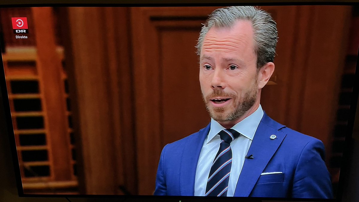 ulrichbang's tweet photo. Lavere elafgift er en ubureaukratisk og fornuftig måde, at tage toppen af presset fra danskernes økonomi. 
Gode forslag fra @venstredk og @KonservativeDK i dagens debat. 
#dkpol #dkgreen https://t.co/VXSZAKauzQ