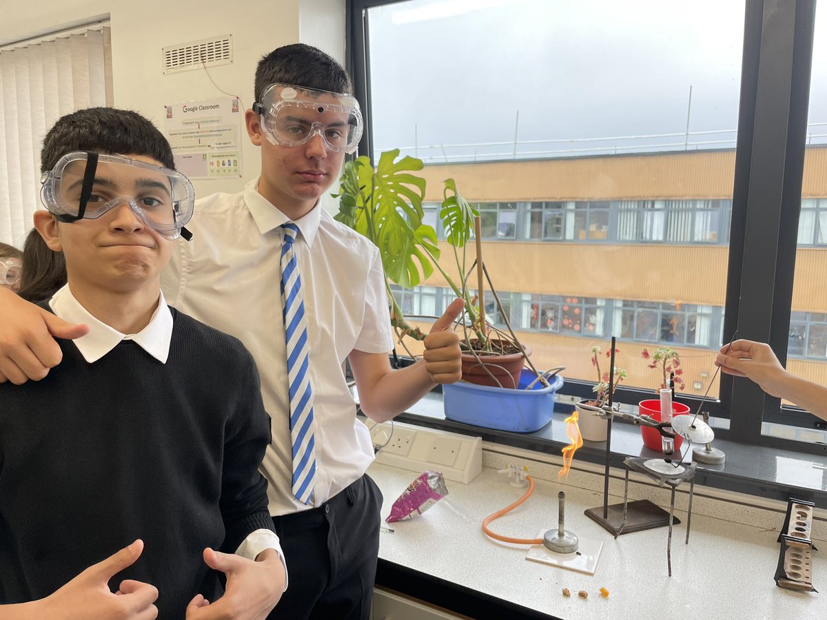 MrsMcMinnBio's tweet photo. ⚡️ My S3 pupils each achieved a +ve referral for safe lab practice during their investigation into which crisps contain the most energy ⚡️ #ScienceValues @S3LHSYT https://t.co/vd3SHys2Iu