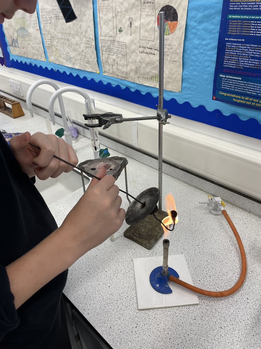 MrsMcMinnBio's tweet photo. ⚡️ My S3 pupils each achieved a +ve referral for safe lab practice during their investigation into which crisps contain the most energy ⚡️ #ScienceValues @S3LHSYT https://t.co/vd3SHys2Iu