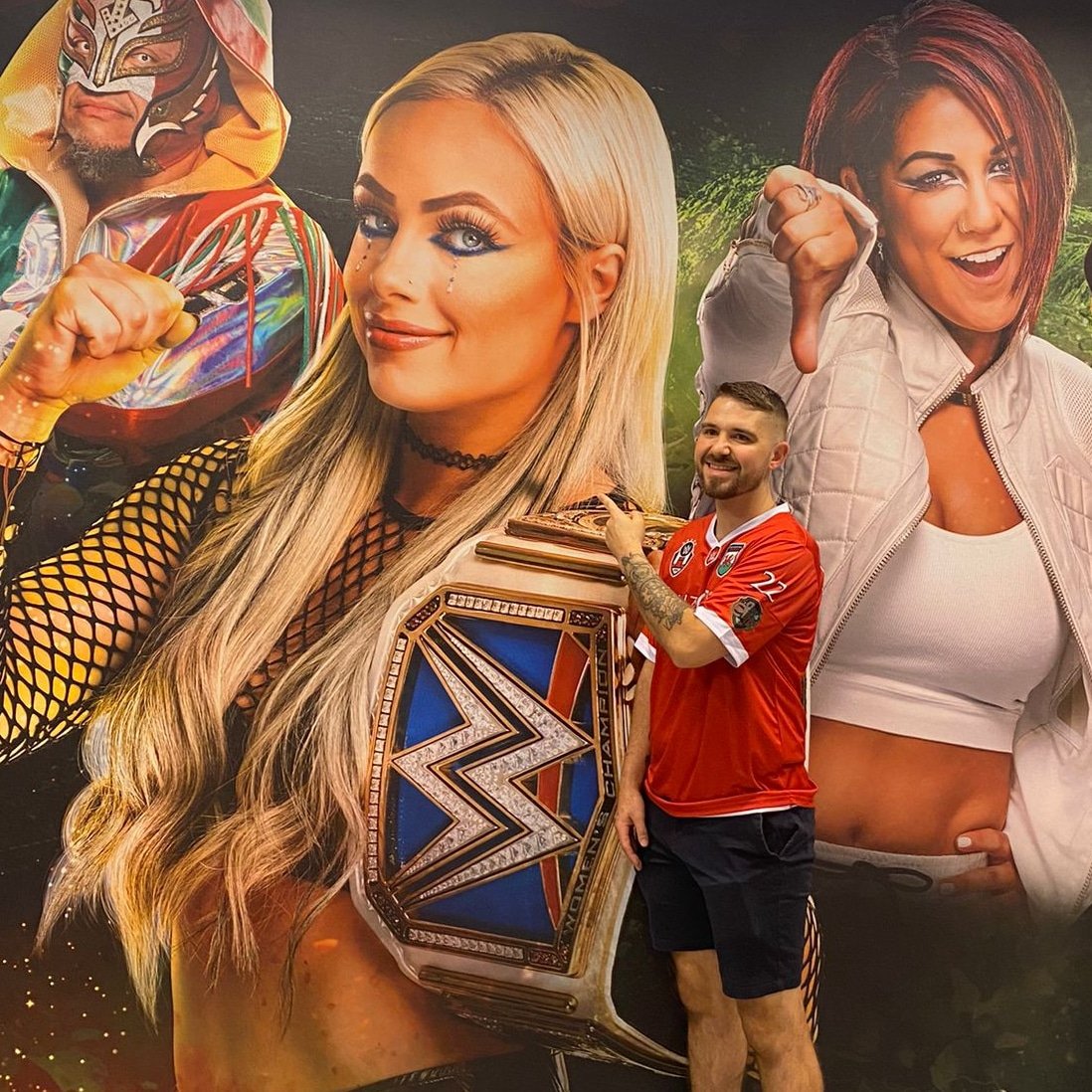 games_theman's tweet photo. My Favourite Picture of the Weekend! @YaOnlyLivvOnce #WWECastle #WWEClashAtTheCastle #wwe https://t.co/ErcJXvcXug