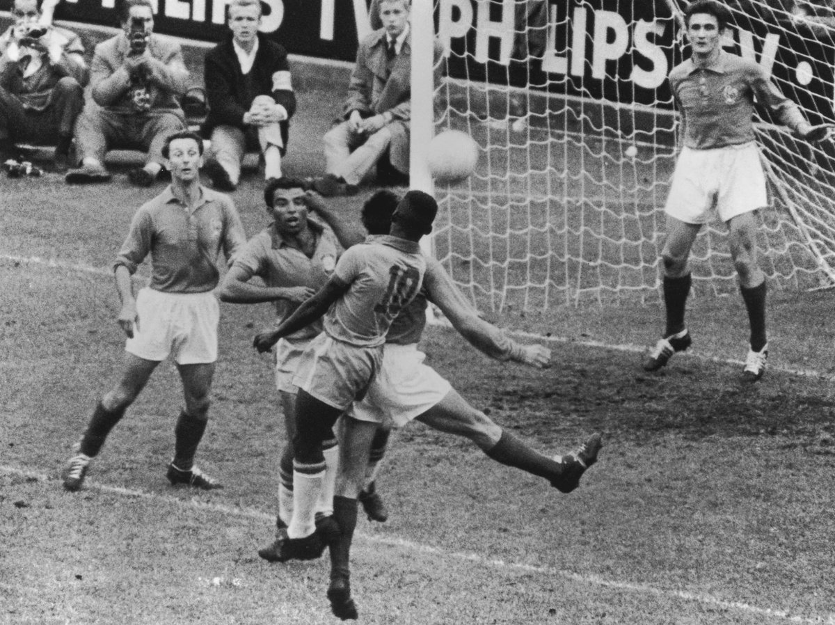 SportJunkie8's tweet photo. Pele hat-trick at the 1954 World Cup against France in the semifinal
#pele #WorldCupFinal #worldcup #Brasil https://t.co/U8IWTyF0fJ
