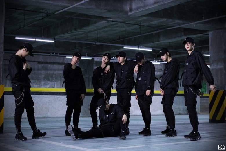 Alexatiny08's tweet photo. #whoisATEEZ Son 8 chicos talentosisimos y hermosas personas que empezaron sin nada.
De vender 430 en su debut a más de 900k 4 años despues😭
Se que han pasado por más malos momentos que buenos😭pero ellos no se rinden por que de verdad aman lo que hacen y a atiny
Esto es ATEEZ❤ https://t.co/uViK91vTVL