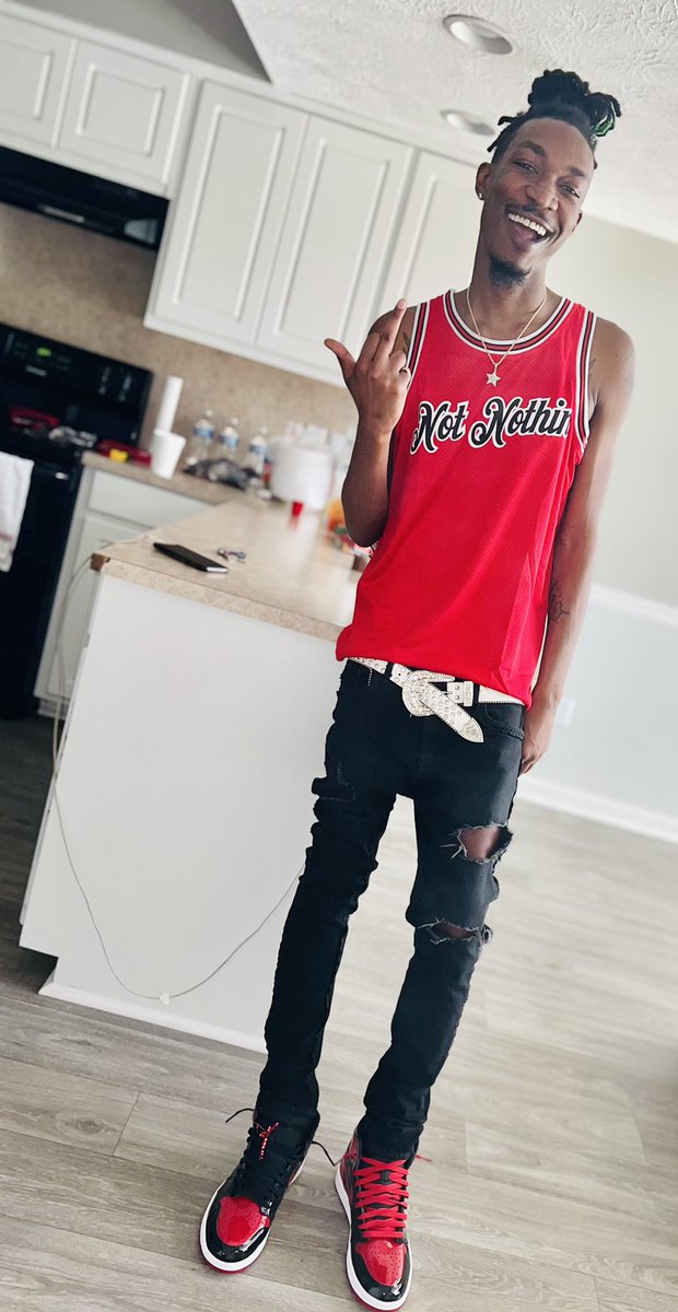 DeeJay2Hunna's tweet photo. Right now Iβm feeling BLESSED! β€οΈπ€ #NotNothin https://t.co/uSYsbfqVeD