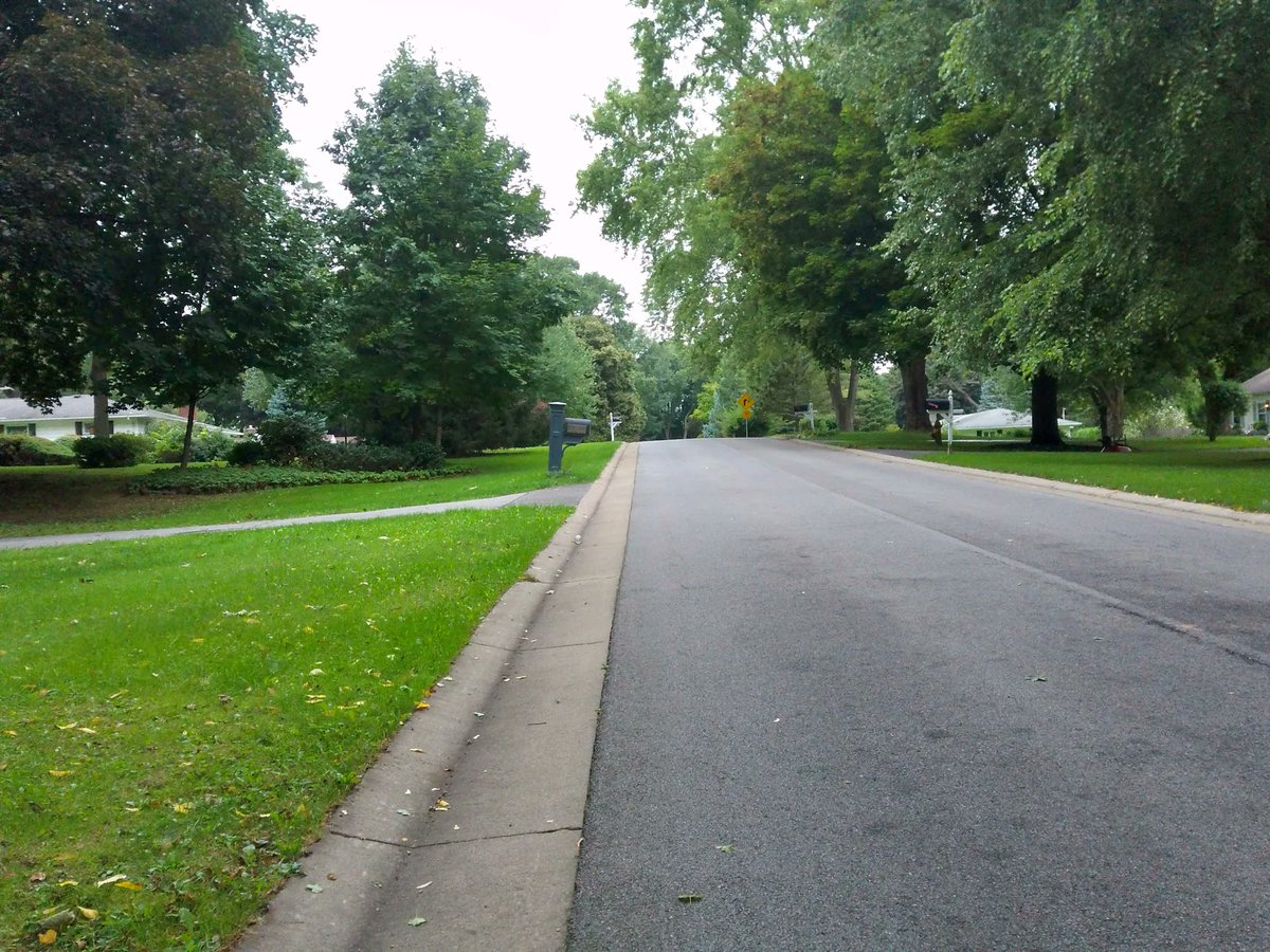 ontodaysrun's tweet photo. #OnTodaysRun navigated a _mostly_ sidewalk, 9 mile route from Fairport, NY to Pittsford, NY and back. A bit overcast, but temps in the mid 70s made for a nice #SundayRun 🏃♂️🏃#run #running #SeenOnMyRun #viewfromarun https://t.co/E4xitfWun1