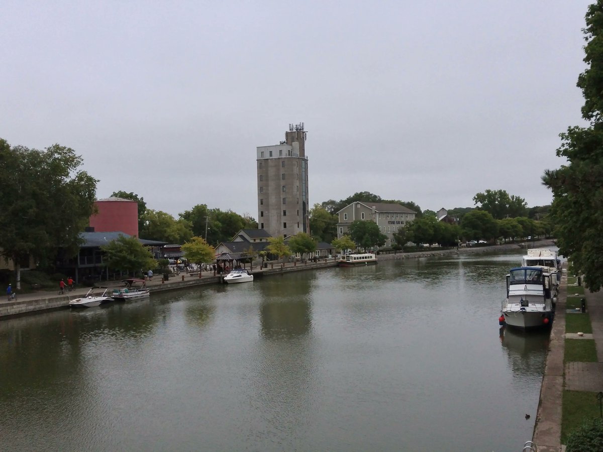 ontodaysrun's tweet photo. #OnTodaysRun navigated a _mostly_ sidewalk, 9 mile route from Fairport, NY to Pittsford, NY and back. A bit overcast, but temps in the mid 70s made for a nice #SundayRun 🏃♂️🏃#run #running #SeenOnMyRun #viewfromarun https://t.co/E4xitfWun1