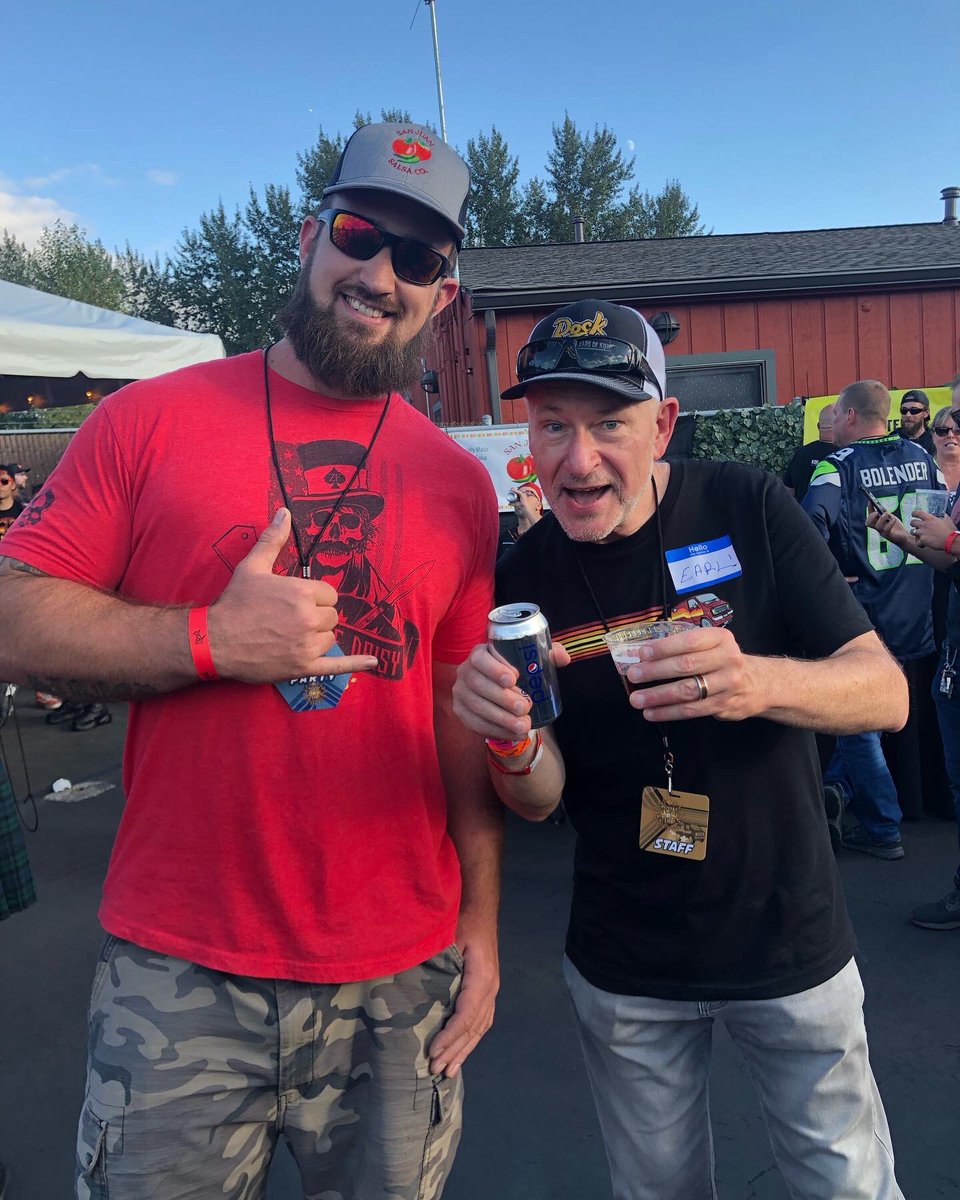 zackayers8's tweet photo. @MensRoomLive @BJandMigs happy hour and a half was pretty epic @ThrillKISW @MilesKISW https://t.co/aaext9Xrgj