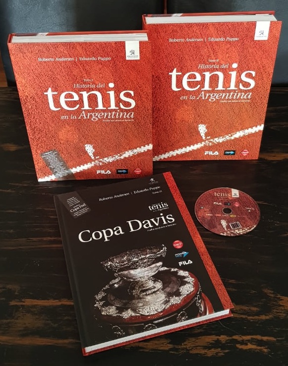 puppotenis's tweet photo. ¡Volvió #sorteolibros @LibroTenisArg!
• ¡DOS! Tetralogía completas (3 tomos papel+CD c/u) +2.800 pág. +6.500 fotos
• Solo seguirme y hacer UN RT (una vez y ya participan, NO repetir, solo cuenta UNA vez)
• Cierre: jueves 8/09/22 solo Argentina
¡DECILE A UN AMIGO FANA DE TENIS! https://t.co/FLpn6Edgpg