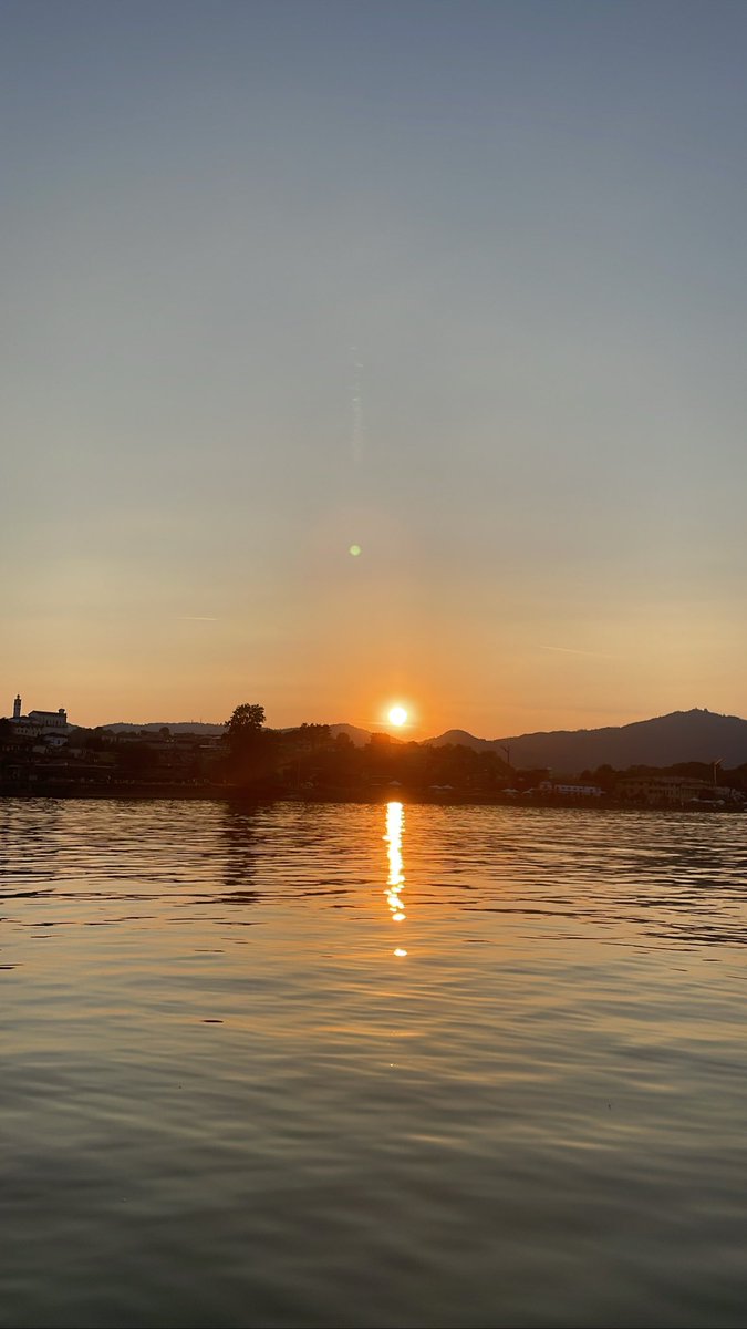 deniseehof's tweet photo. 🌅 https://t.co/ehFNAksFak